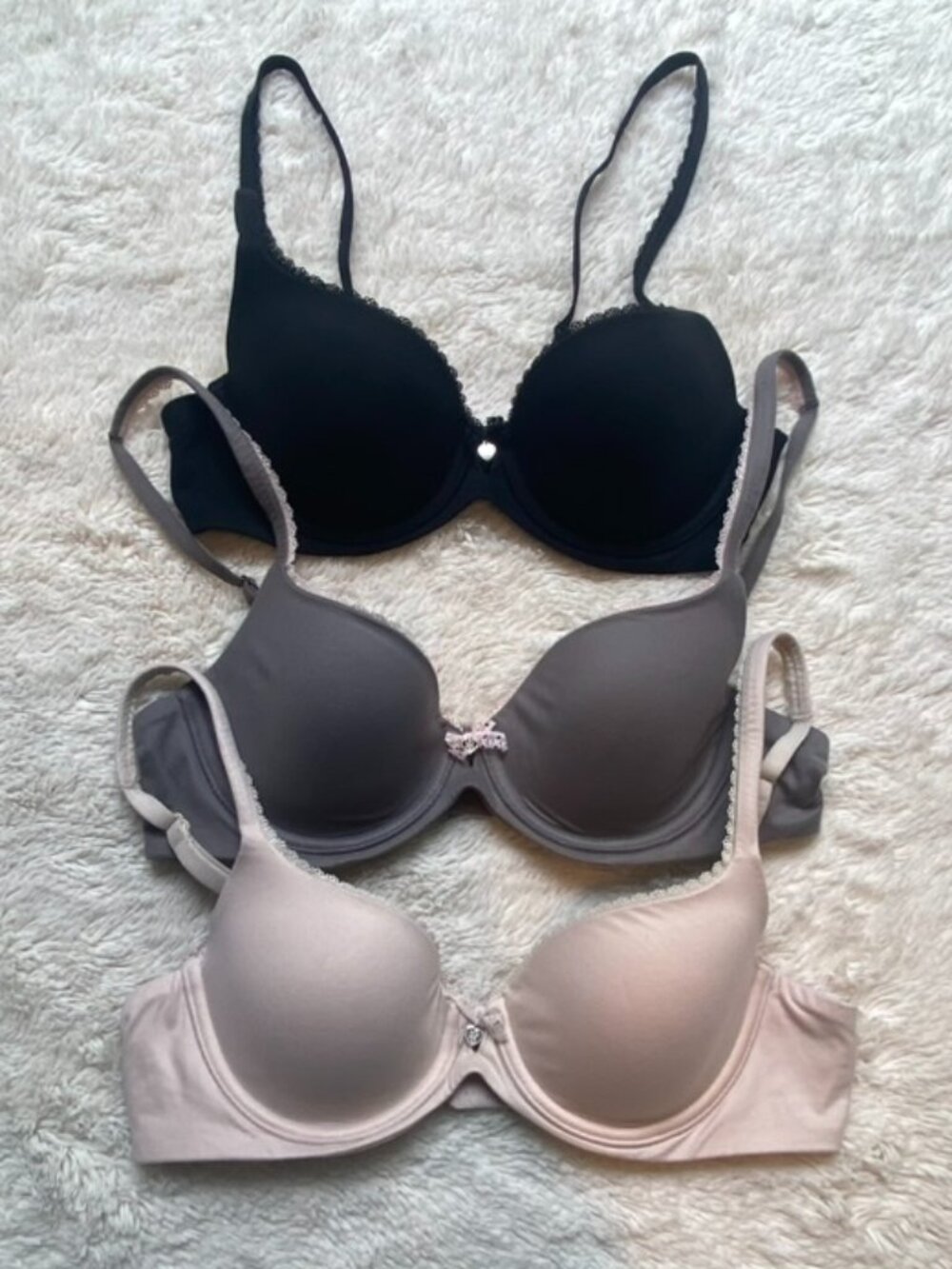 3 Body by Victoria T-Shirt Bras 34B - Black, Nude & Gray
